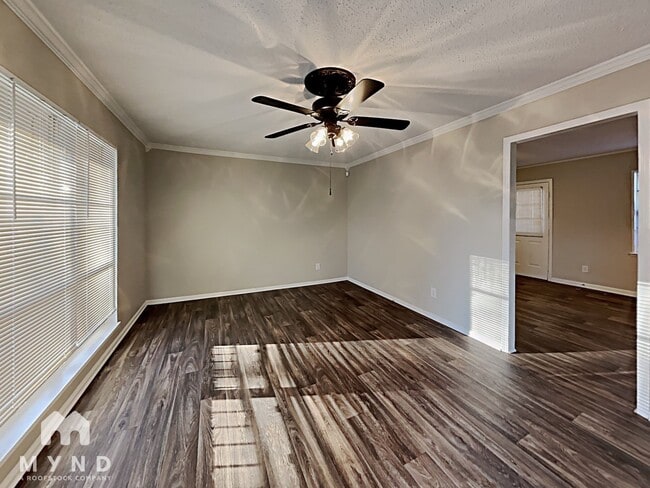 Building Photo - 5170 Hickory Dr NE