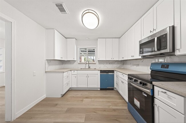 Building Photo - 815 Brooks Ave