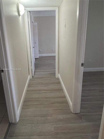 Building Photo - 1263 SW 46th Ave