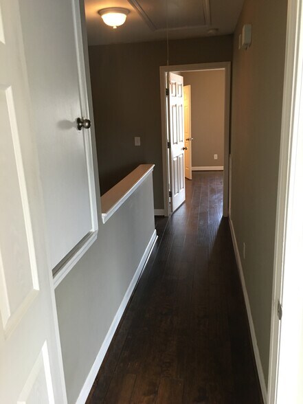 Building Photo - 2015B Beech Avenue