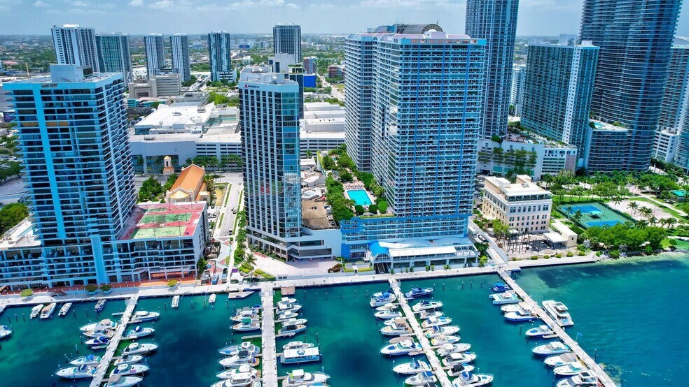 Building Photo - 1717 N Bayshore Dr