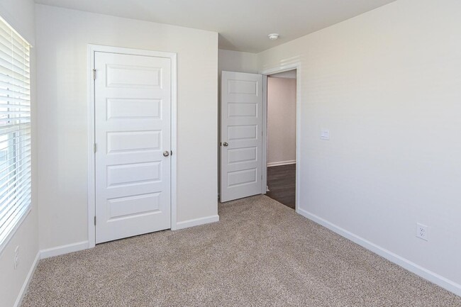 Building Photo - 130 Nettle Leaf Dr