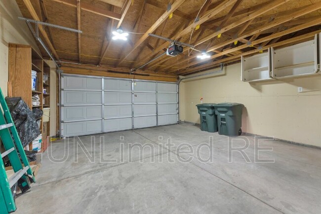 Building Photo - 1601 W Sherrie Dr