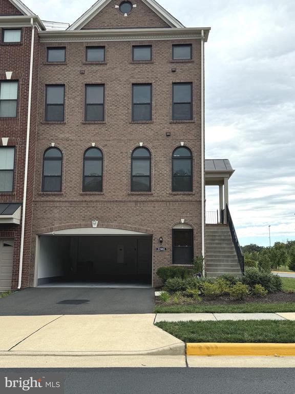 Building Photo - 22461 Windsor Locks Square