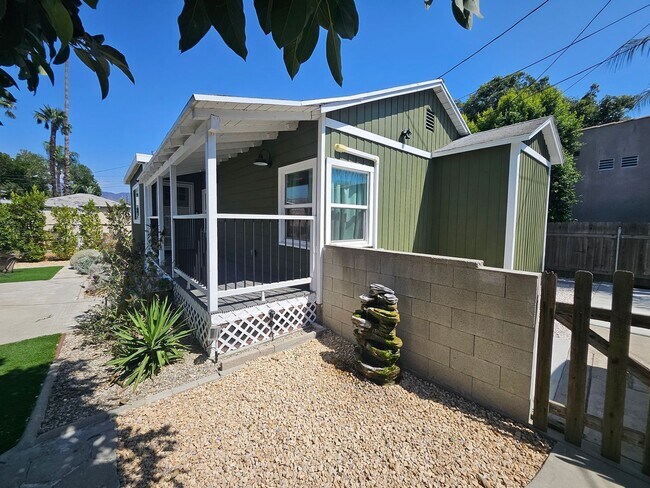 Building Photo - Chandler Properties