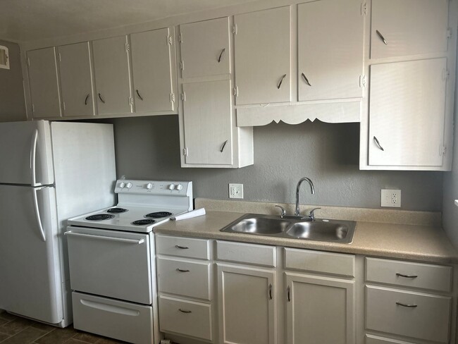 Primary Photo - Forest Court Apartment Homes