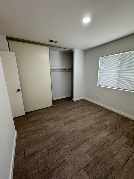 Building Photo - 366 Samsara Ct