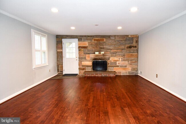 Building Photo - 4100 Dewmar Ct