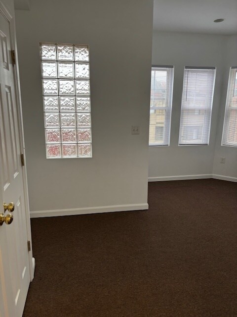 Building Photo - 2423 Callow Ave
