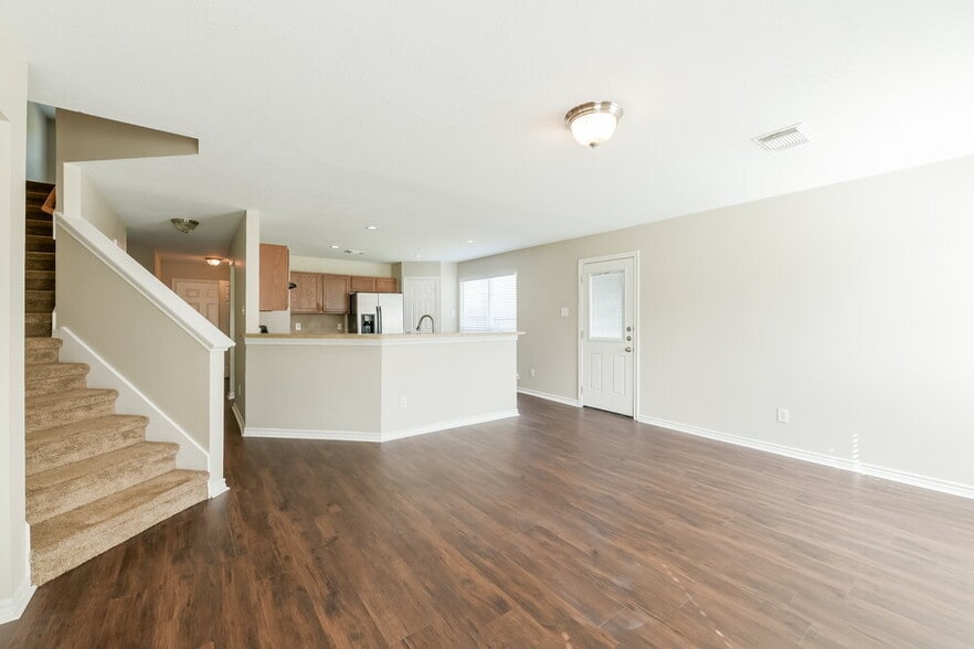 Building Photo - 19811 Lindenwick Ct