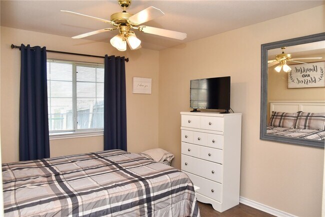 Building Photo - 3813 Oldenburg Ln