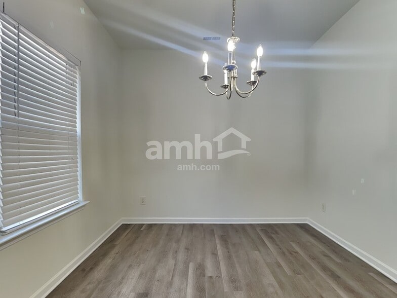 Building Photo - 8523 Greenware Trl