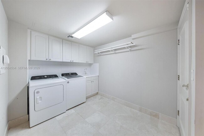 Building Photo - 3201 NE 183rd St