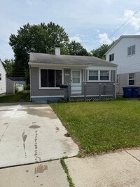 Building Photo - Awesome Property for an Awesome Price