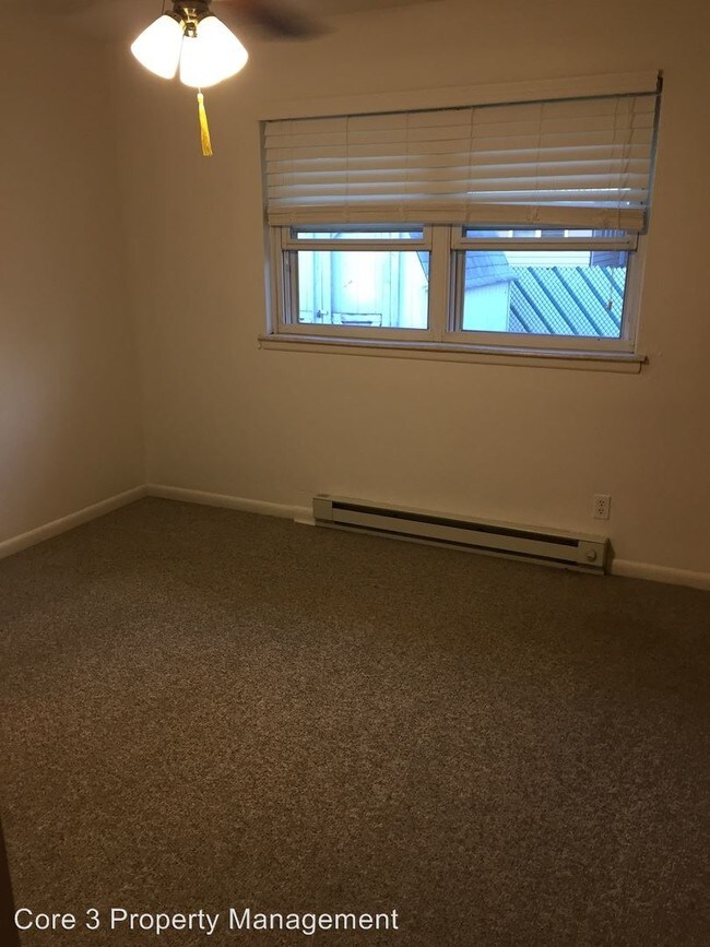 Building Photo - 231 W Bond St