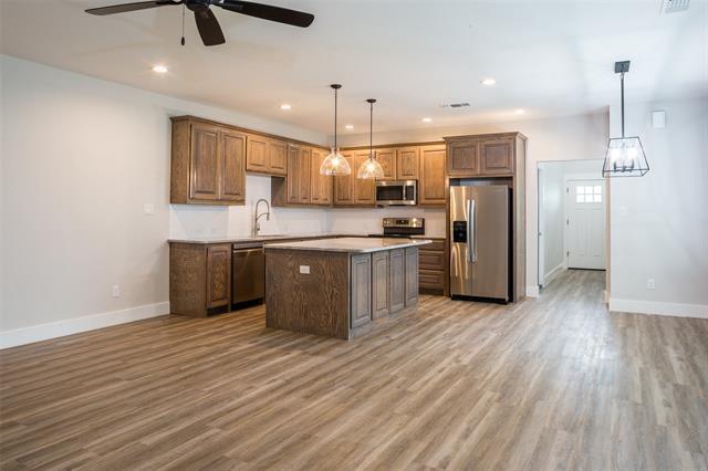 Building Photo - 524 N Main Dr