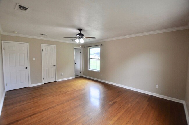 Building Photo - COMING SOON! – Nice Horse Property - Texas Style Home on 5 Acres. Two Barns, Round Pen & Pipe - H...