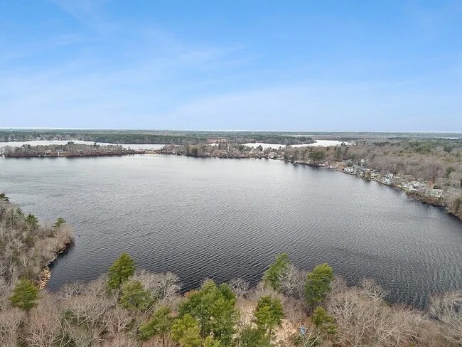 Building Photo - 303 Twin Lakes Dr