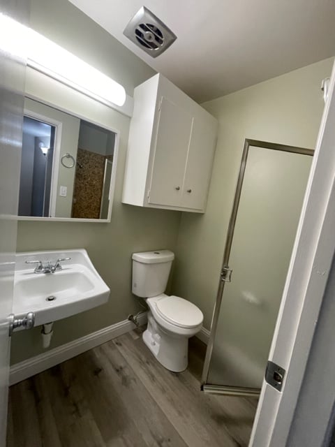 Building Photo - 5499 Claremont Ave