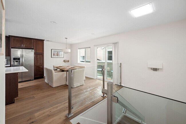 Building Photo - Beachside Retreat – Steps to the Sand in Hermosa Beach!