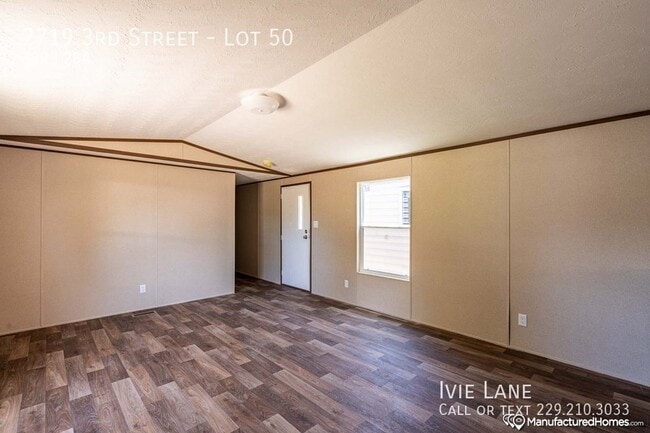 Building Photo - 2719 3rd St