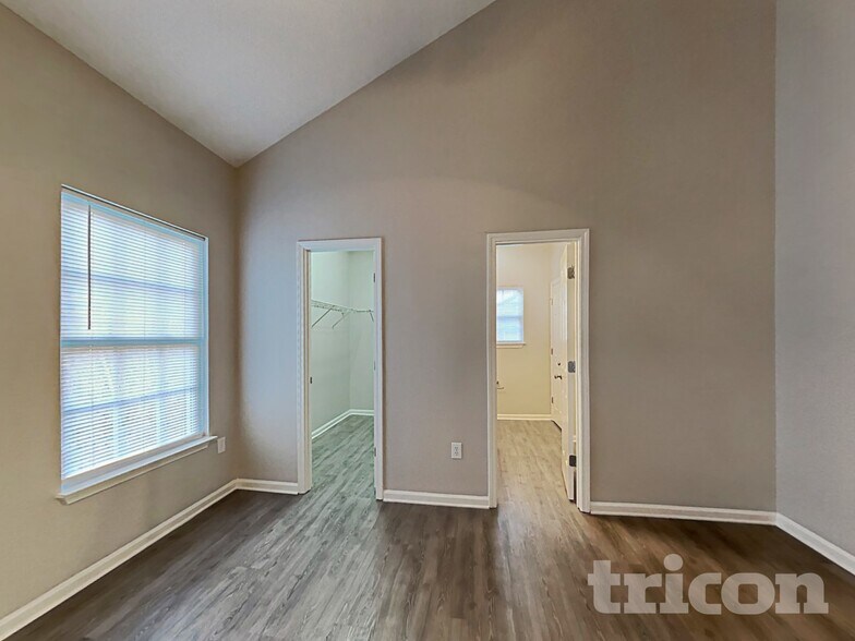 Building Photo - 871 Anchor Way NE