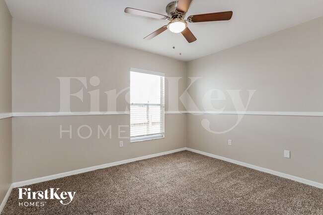 Building Photo - 2202 Cattleman Dr