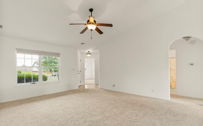 Building Photo - Glenpool 4 Bed 2 Bath with Open and Split ...