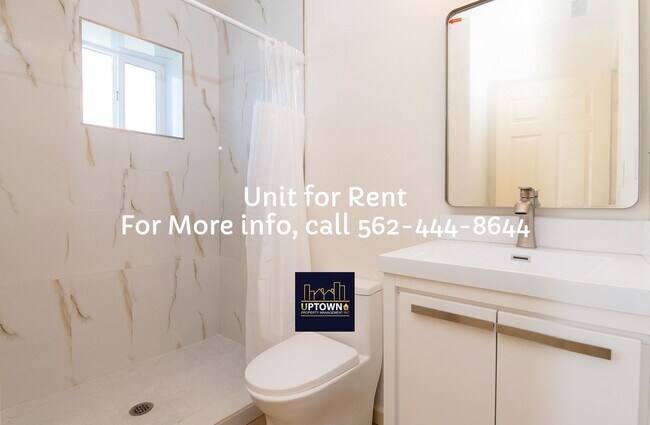 Building Photo - Townhome - 3 Bedrooms-2.5 Baths - Los Ange...