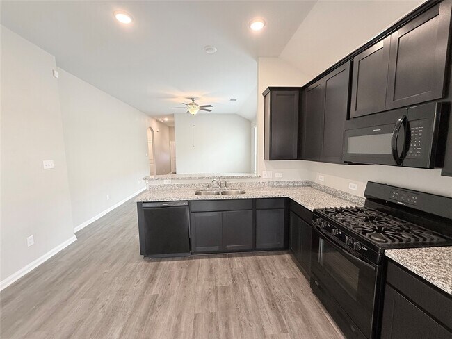Building Photo - 14501 Sugar Pines Dr
