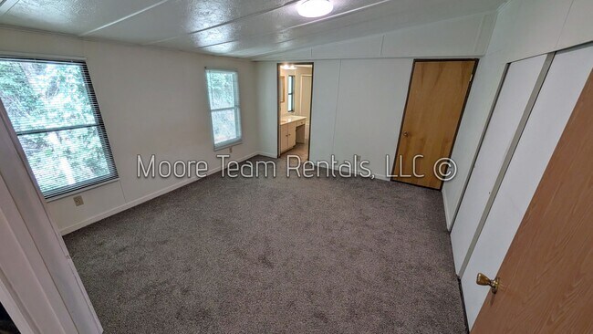 Building Photo - 5399 Greenville Hwy