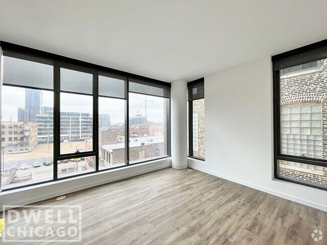 Building Photo - 1111 W Lake St
