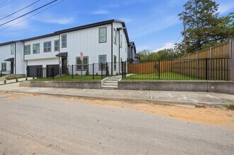 Building Photo - 428 N Patton Ave