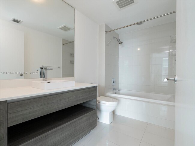 Building Photo - 1100 S Miami Ave