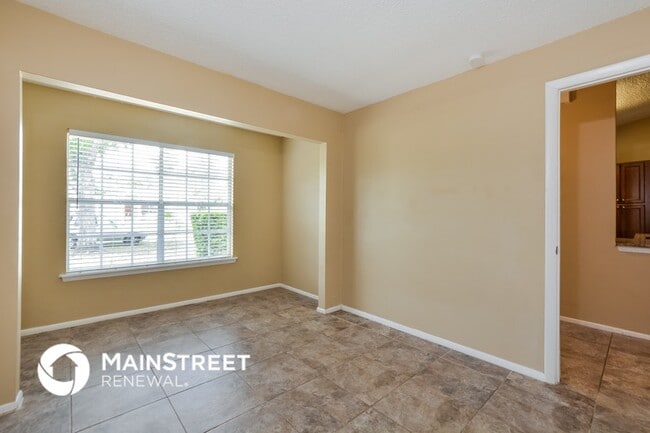 Building Photo - 2375 Moonstone Ave
