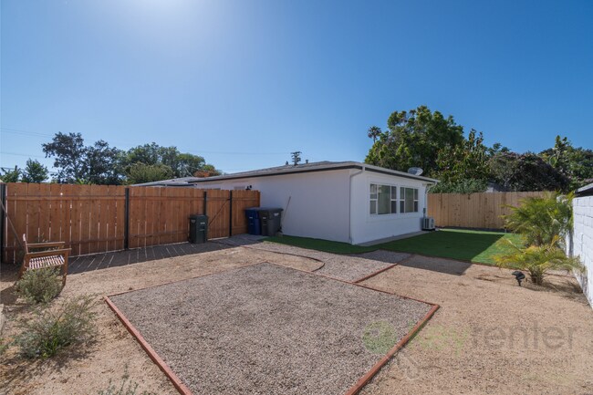 Building Photo - Beautifully Renovated 2BD | 1.5BA Duplex –...