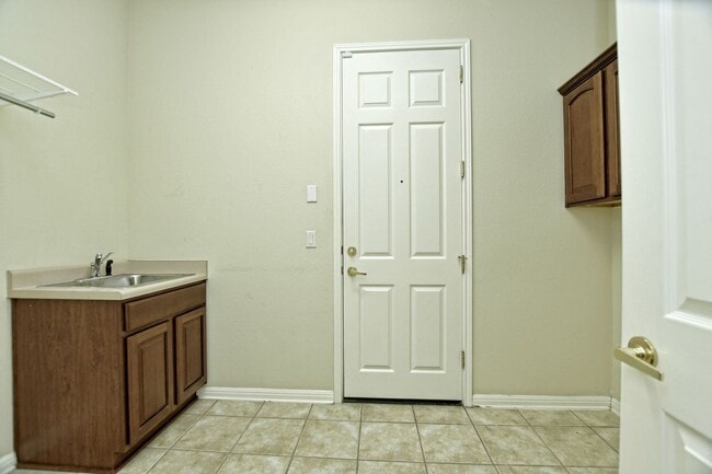 Building Photo - 125 Fox Home Ln