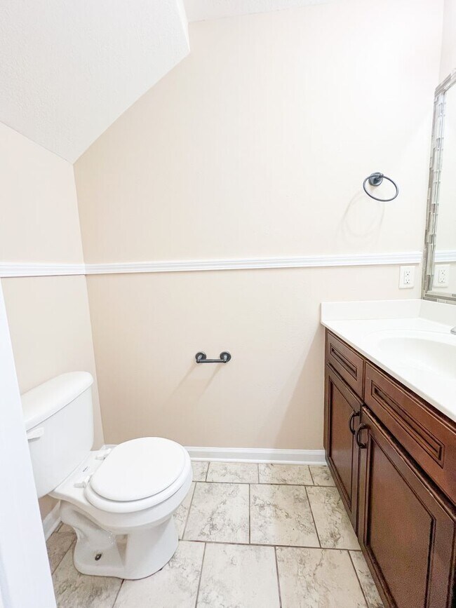 Building Photo - 2268 McCormick Lane