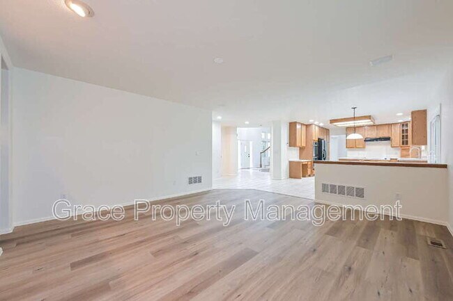 Building Photo - 10376 Dunsford Dr