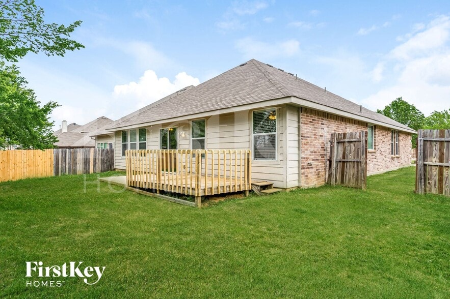 Building Photo - 3908 Windy Point Dr