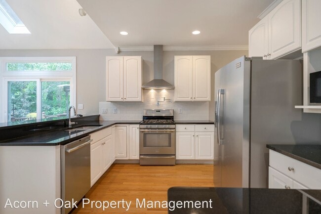 Building Photo - 4 br, 2.5 bath House - 3 Chelan Ct