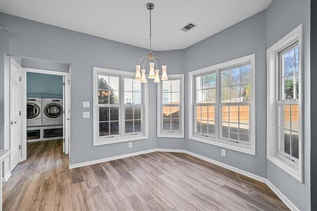 Building Photo - 1100 Olde Roswell Grove