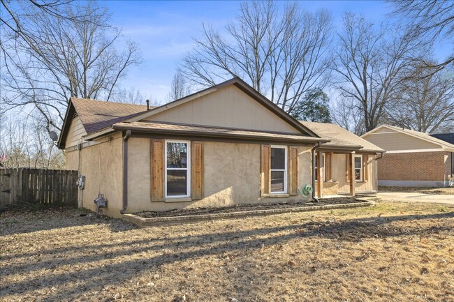 Building Photo - 3BED/2BATH REMODELED