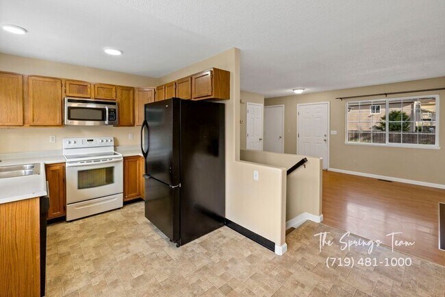 Building Photo - 5833 Bow River Dr