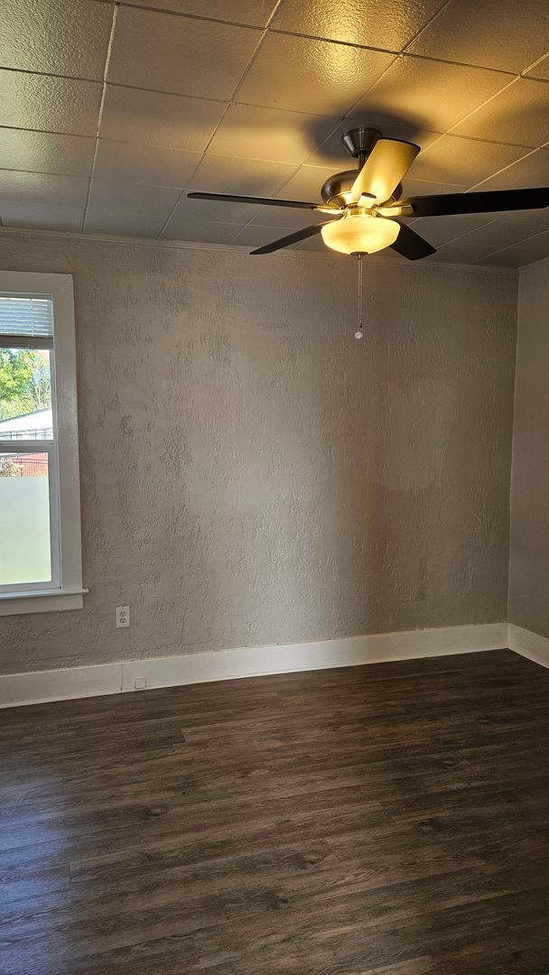 Building Photo - Super cute Duplex in Heart of Tacoma (Lower Unit)