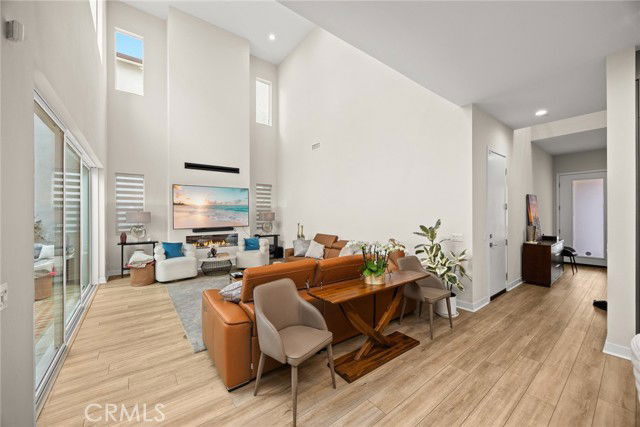 Building Photo - 478 Sycamore Dr