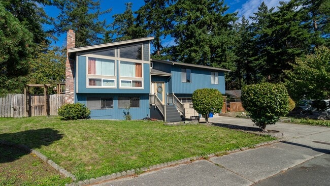 Primary Photo - 3 Bed 2.5 Bath Home