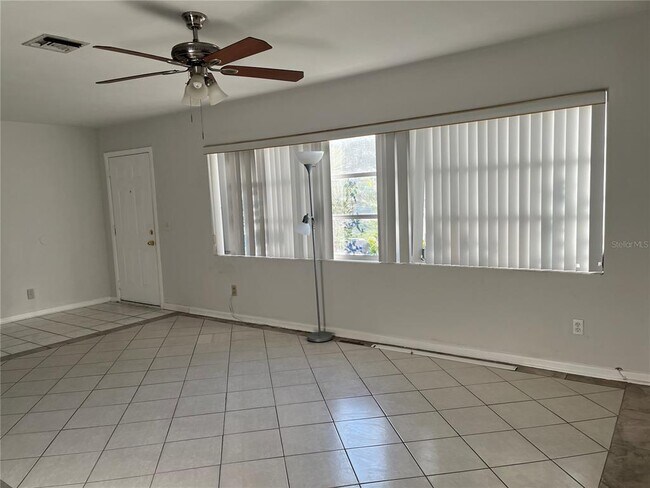 Building Photo - 1721 Eaton Dr