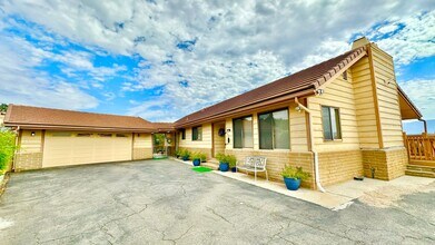 Building Photo - Beautiful Scenic Country Property with Vie...