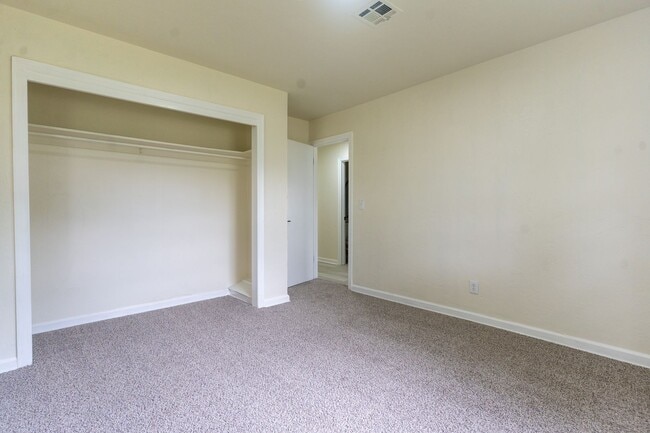 Building Photo - Moore Rent to Own Home!